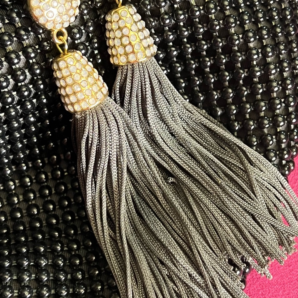 Tussled earrings. Two different colors. Set - Picture 3 of 6